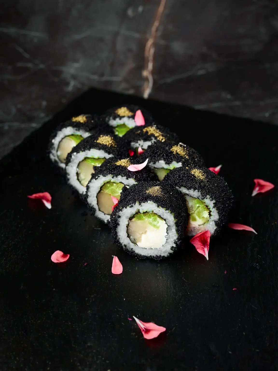 Калифорния с гребешком и такуаном (8 шт, 280 грамм)